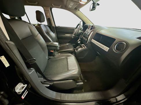 Used 2014 Jeep Compass Latitude AWD/4WD image 28
