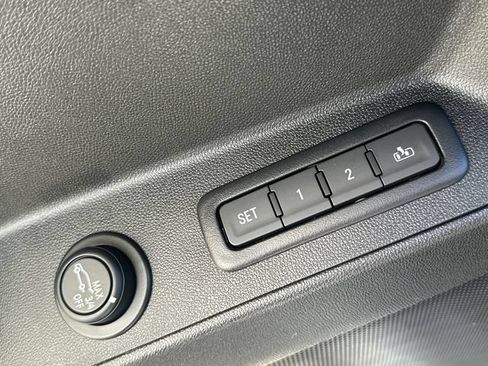 Used 2023 Chevrolet Equinox Premier AWD/4WD image 29