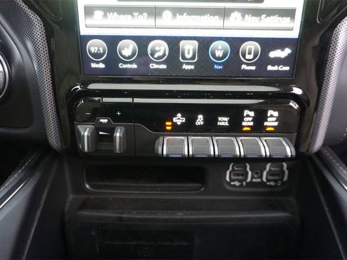 Used 2020 RAM 1500 Limited image 15