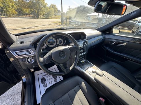 Used 2015 Mercedes-Benz E 400 Sedan image 11