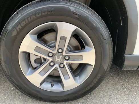 Used 2025 Honda Pilot EX-L image 46