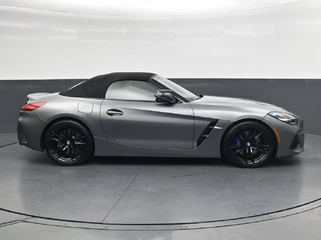 Used 2021 BMW Z4 M40i w/ Executive Package RWD image 3