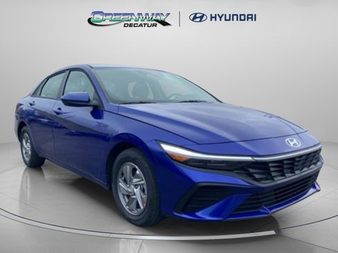 New 2026 Hyundai Elantra SE image 1