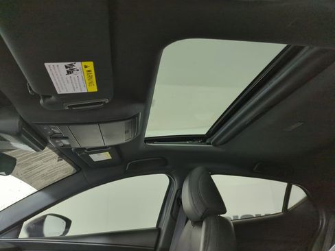 Used 2021 MAZDA MAZDA3 Hatchback w/Premium Plus Pkg image 16