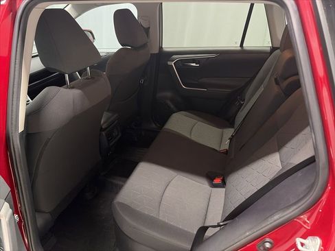 Used 2020 Toyota RAV4 XLE w/ XLE Grade Weather Package AWD/4WD image 9