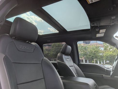 Used 2018 Ford F150 Raptor w/ Equipment Group 802A Luxury image 56