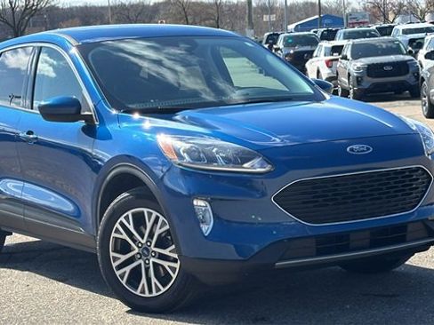 Used 2022 Ford Escape SEL image 2