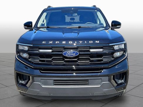 Certified 2025 Ford Expedition Active RWD image 4