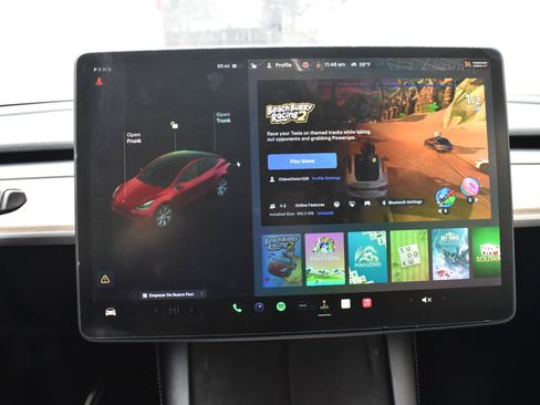 Used 2021 Tesla Model Y Standard Range image 36