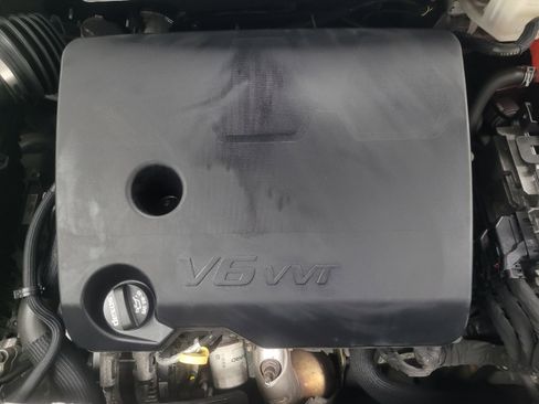 Used 2020 Chevrolet Traverse LS w/ LPO, Floor Liner Package FWD image 30