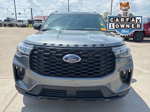 Used 2025 Ford Explorer ST-Line w/ ST-Line Street Pack AWD/4WD image 2