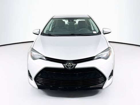 Used 2017 Toyota Corolla LE FWD image 2