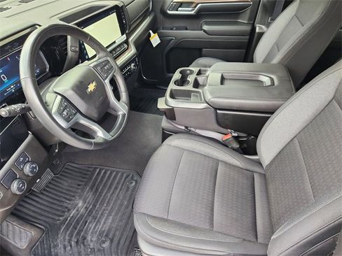 Used 2024 Chevrolet Silverado 1500 LT RWD image 4