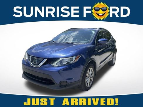 Used 2019 Nissan Rogue Sport SV FWD image 1