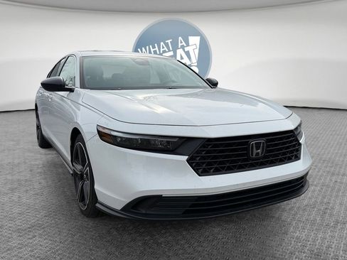 Used 2023 Honda Accord Sport image 1