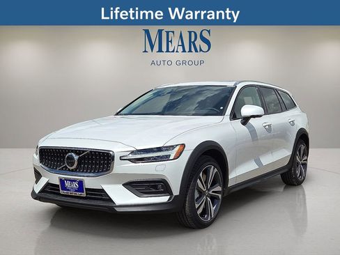 New 2026 Volvo V60 B5 Cross Country Plus w/ Protection Package Premier image 1
