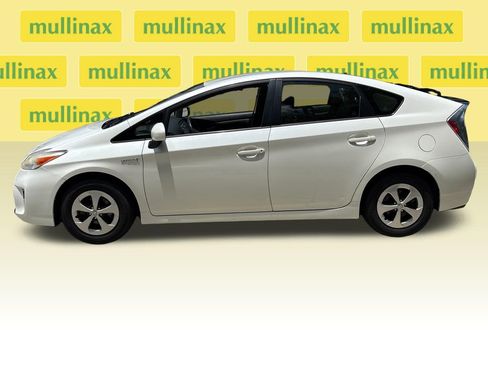 Used 2014 Toyota Prius Two FWD image 11