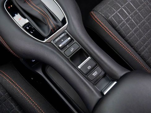 Certified 2026 Honda HR-V Sport image 26