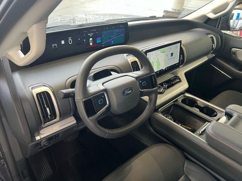 Used 2025 Ford Expedition Max Active image 11