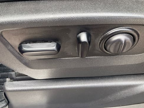 Used 2021 Chevrolet Silverado 1500 LT Trail Boss w/ Convenience Package II image 11