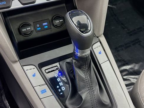 Used 2020 Hyundai Elantra Value Edition image 17