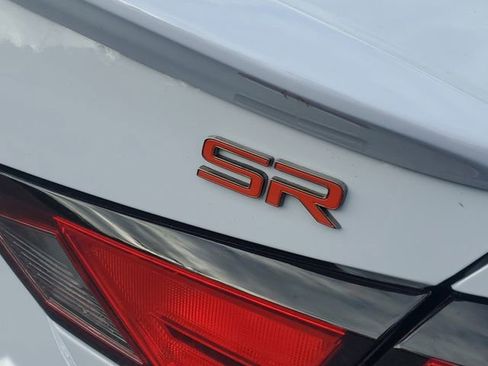 Used 2023 Nissan Altima 2.5 SR w/ SR Premium Package image 6