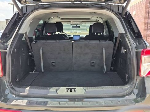 Used 2022 Ford Explorer XLT w/ Equipment Group 202A AWD/4WD image 22