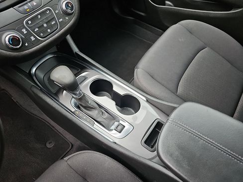 Used 2022 Chevrolet Malibu LT FWD image 28