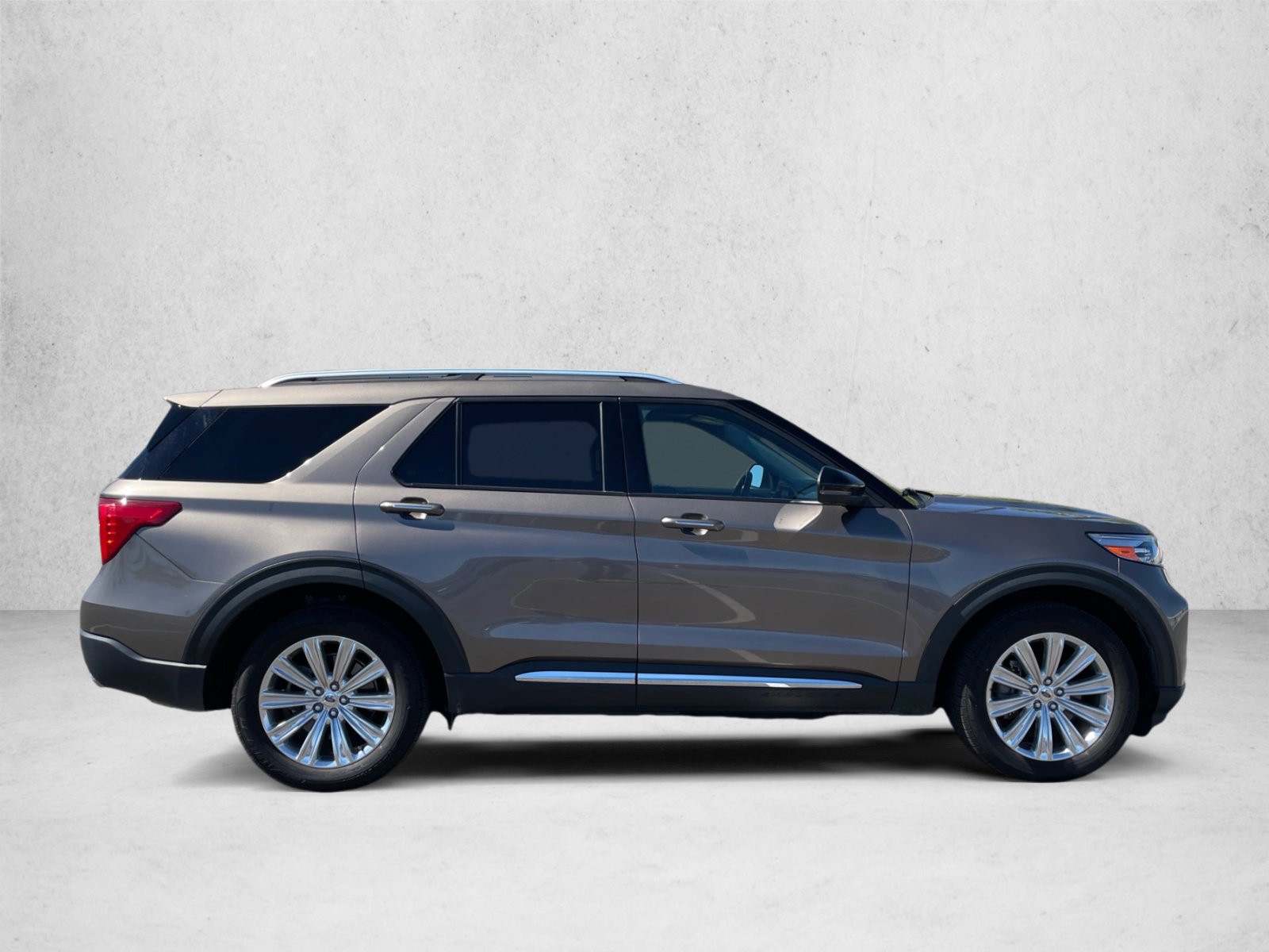 Used 2021 Ford Explorer Limited AWD/4WD image 4