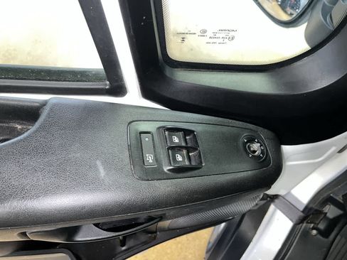 Used 2023 RAM ProMaster 2500 FWD image 13