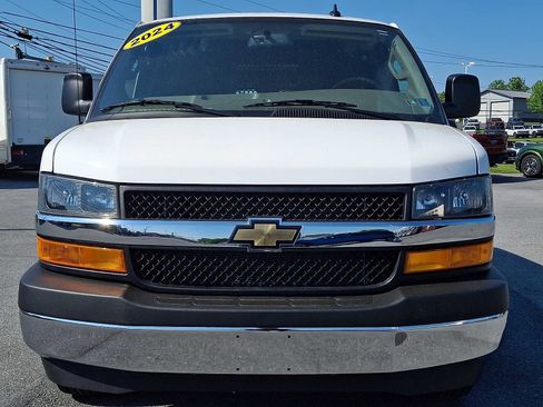 Used 2024 Chevrolet Express 2500 w/ Driver Convenience Package RWD image 2