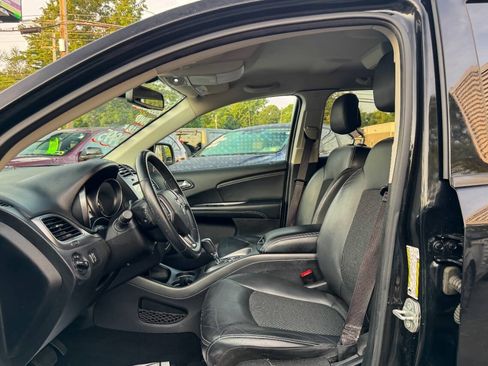 Used 2019 Dodge Journey Crossroad AWD/4WD image 18