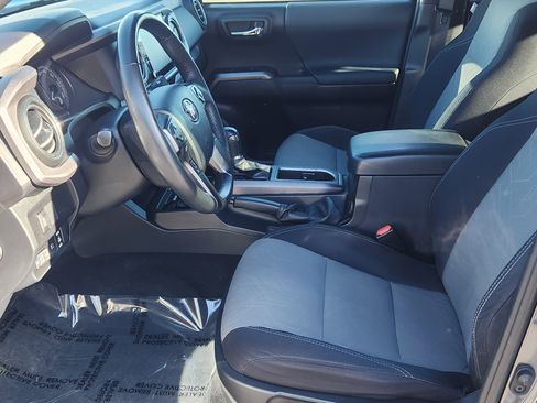 Used 2022 Toyota Tacoma TRD Off-Road w/ Technology Package image 13