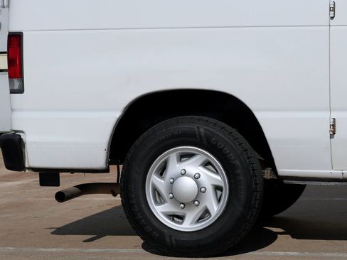 Used 2014 Ford E-150 and Econoline 150 w/ Power Group RWD image 26