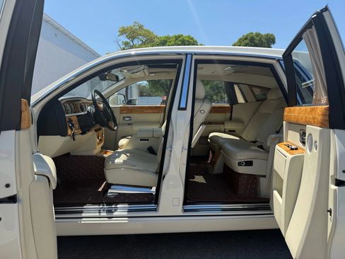 Used 2011 Rolls-Royce Phantom Sedan RWD image 22