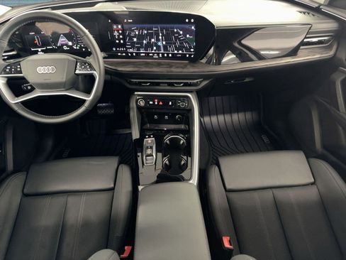 Used 2025 Audi Q5 Premium Plus w/ Premium Plus image 17