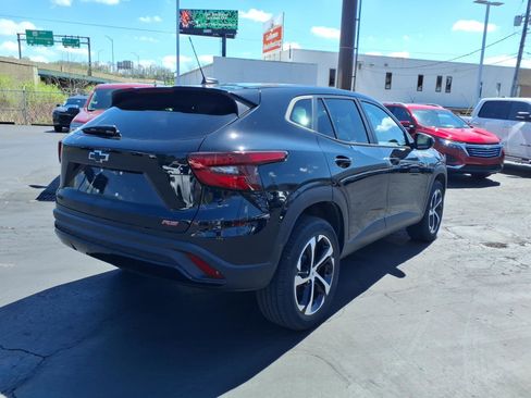 Certified 2024 Chevrolet Trax RS w/ Driver Confidence Package FWD image 4