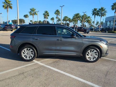 New 2026 Lincoln Corsair Premiere image 3