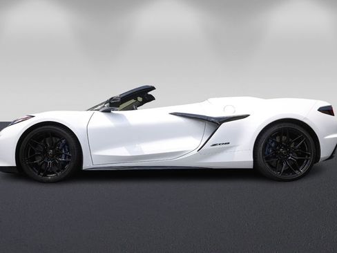 Used 2026 Chevrolet Corvette Z06 RWD image 6