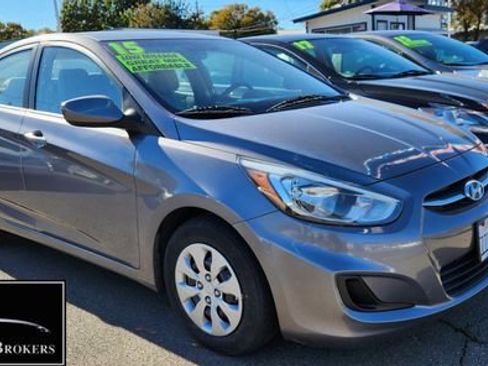 Used 2015 Hyundai Accent GLS image 1