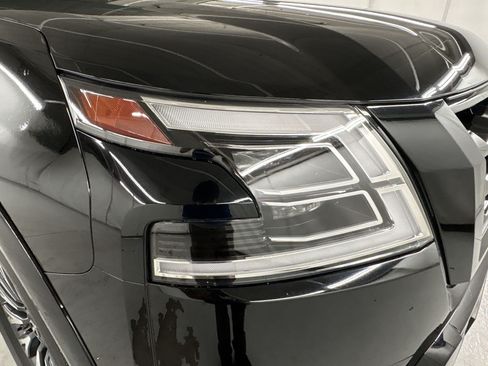 Used 2023 Nissan Armada SL w/ Midnight Edition Package RWD image 26
