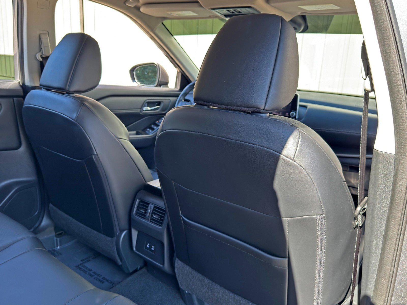 Used 2024 Nissan Rogue SV w/ SV Premium Package FWD image 32