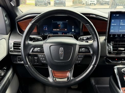 Used 2023 Lincoln Navigator L Reserve RWD image 16