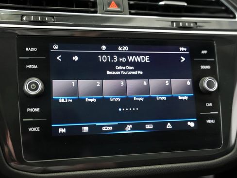 Used 2022 Volkswagen Tiguan SE R-Line FWD image 19