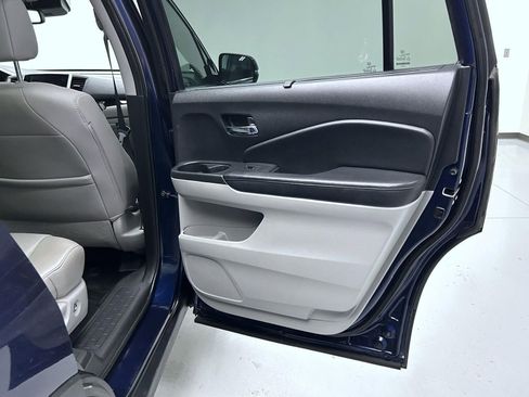 Used 2018 Honda Pilot Elite image 17