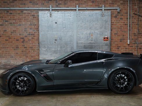 Used 2017 Chevrolet Corvette Grand Sport image 1