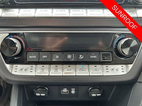 Used 2018 Hyundai Sonata Limited image 18