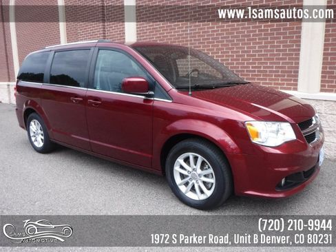 Used 2018 Dodge Grand Caravan SXT FWD image 2