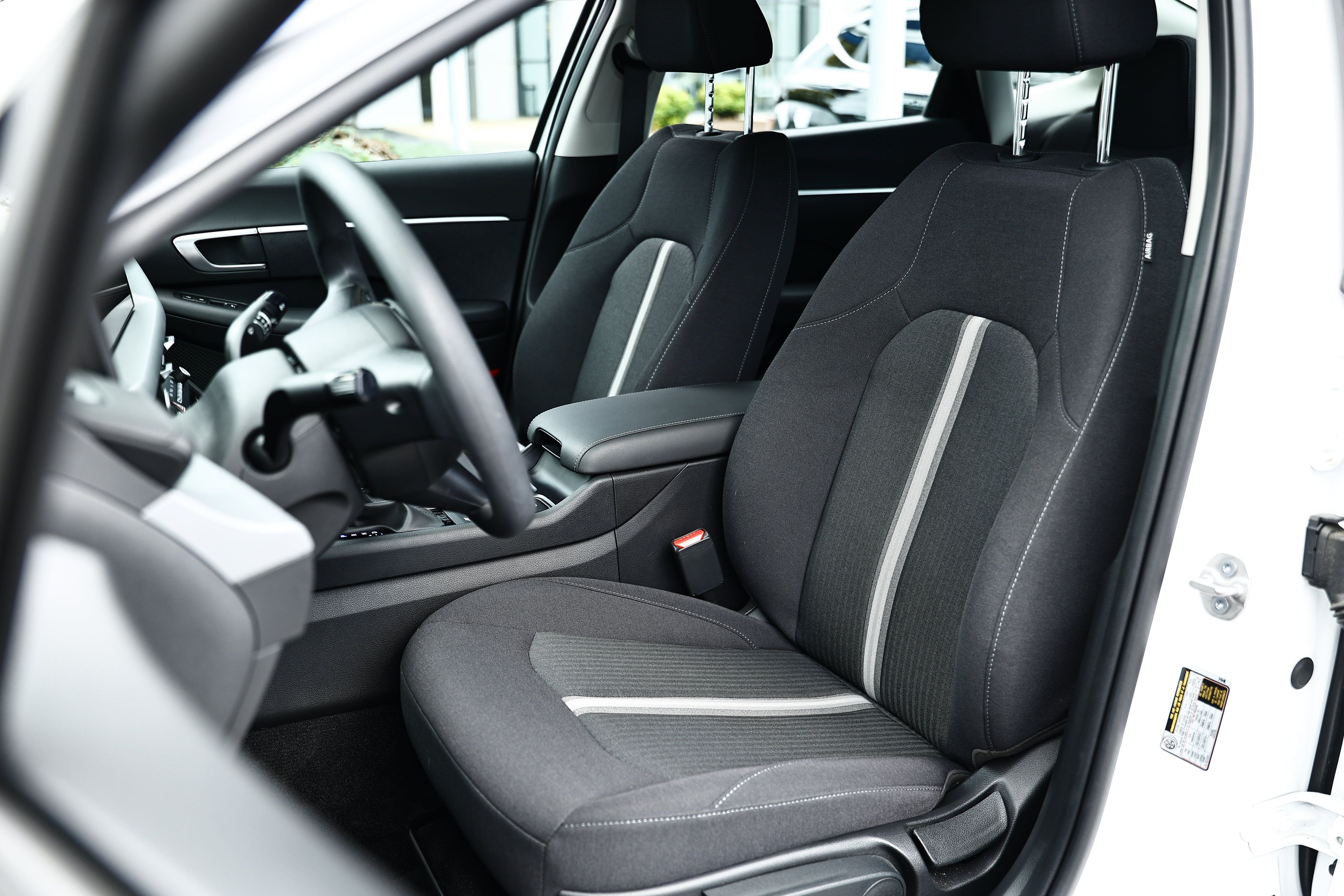 Certified 2025 Hyundai Sonata SE FWD image 18