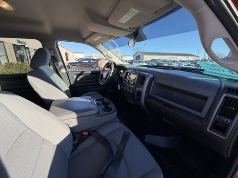 Used 2013 RAM 2500 Tradesman w/ Chrome Appearance Group image 9